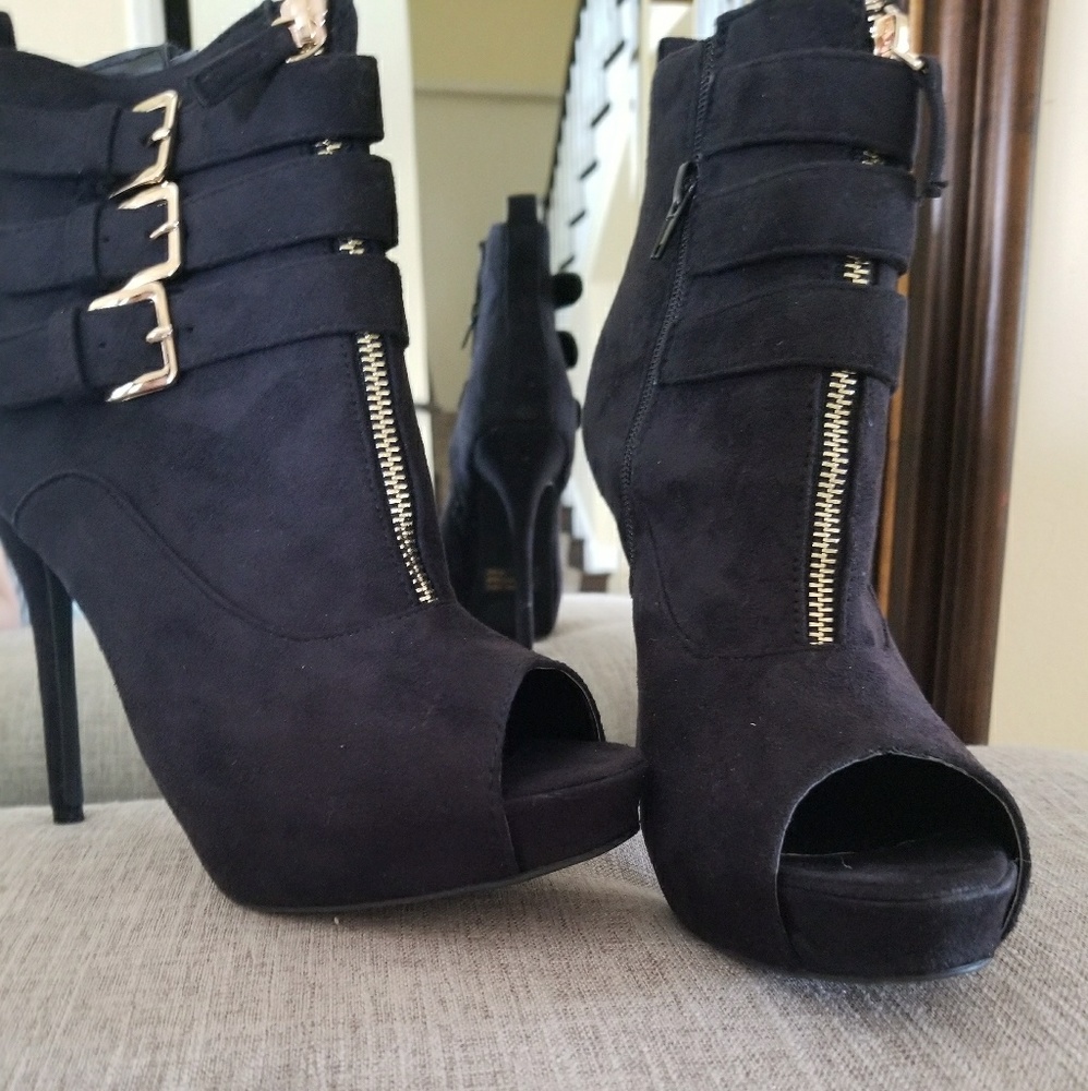Wild Divas Heels.  NEW SZ 8 1/2